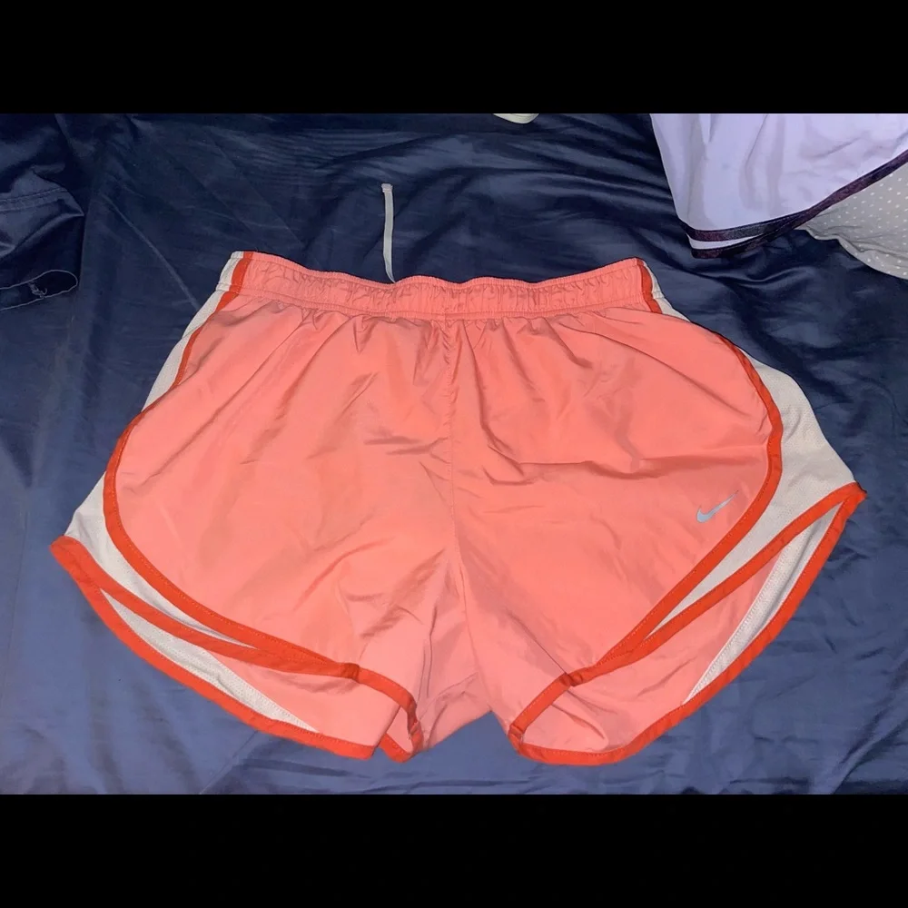 NIKE RUNNING SHORTS - Picture 1 of 1
